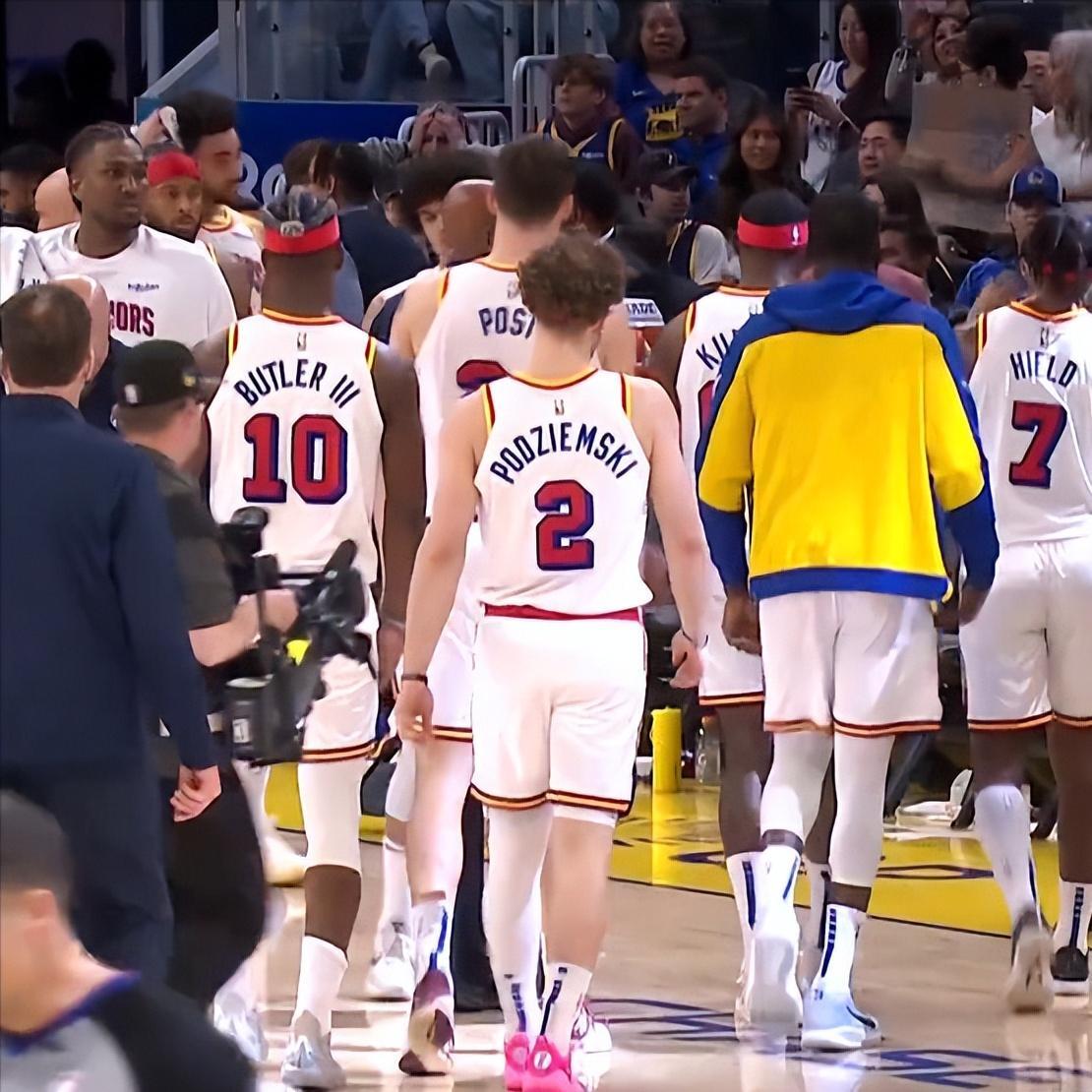 九游娱乐官网-关于巴特勒与50激战FPX分钟，重要助攻胜负难料！，字母哥焦点对战观众掌声雷动的信息-九游娱乐官网